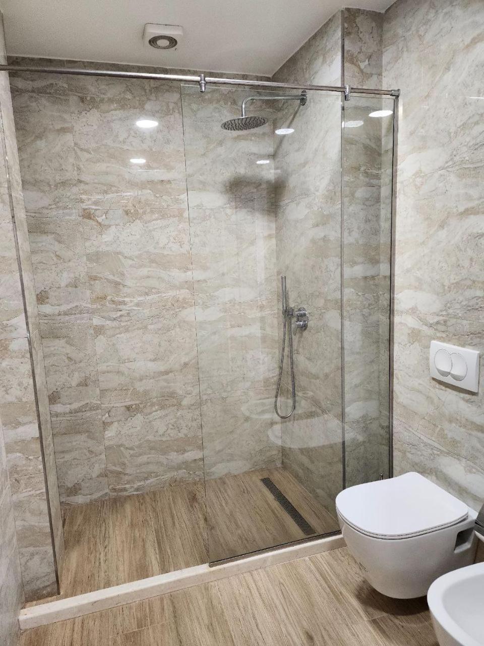 Hotel Maren Дуррес Экстерьер фото